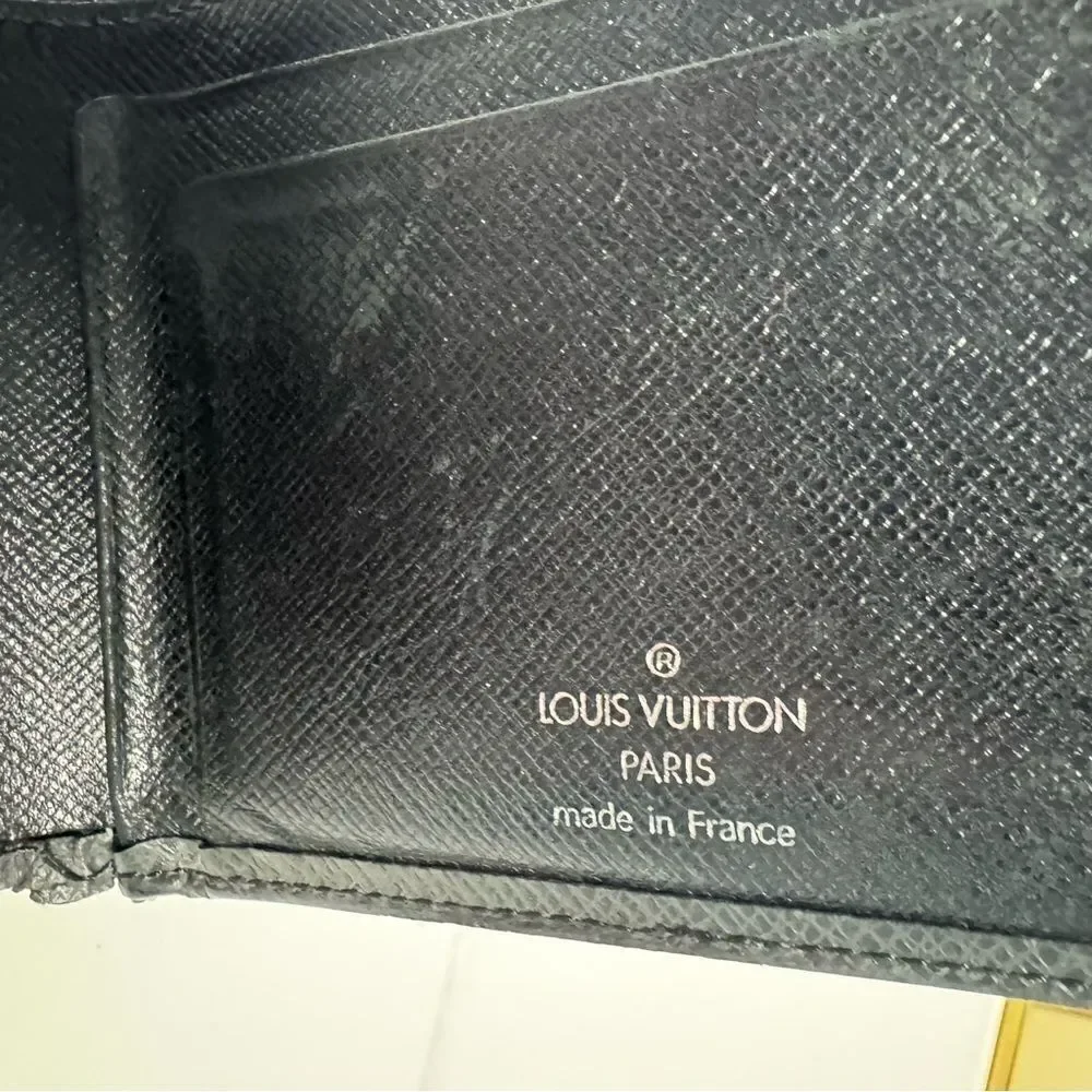 LV Louis Vuitton Black Epi Leather Bifold Wallet Bilfold Multiple Wallet MI0045